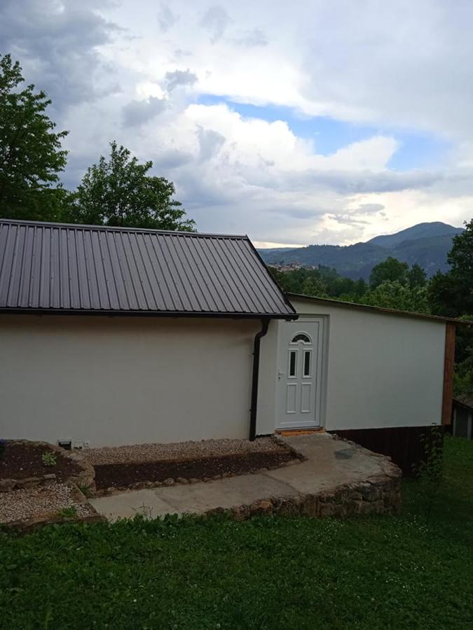 Lenilenii Bungalows Jajce Exteriör bild